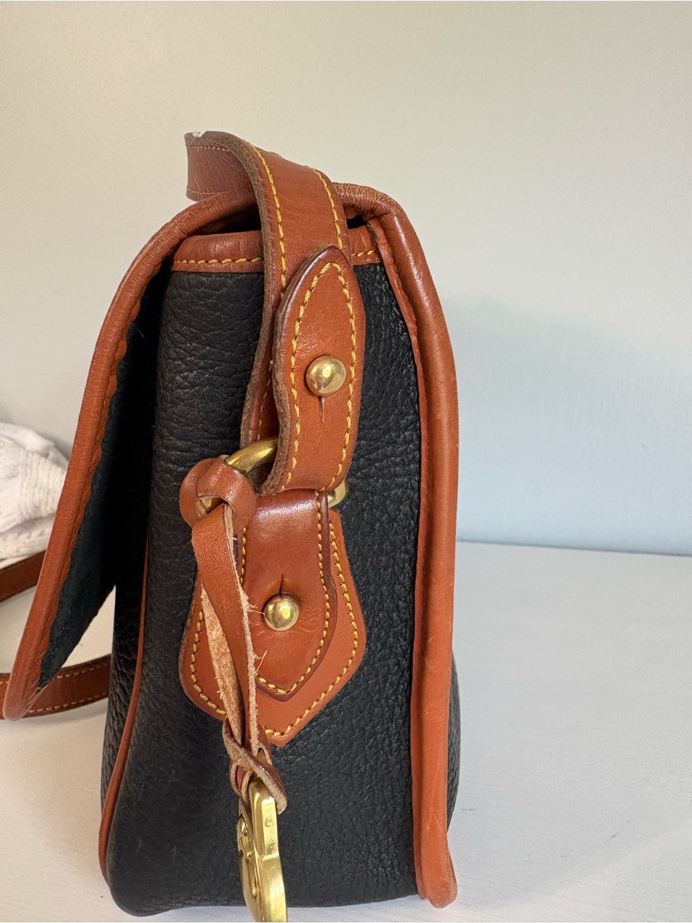 Vintage Dooney & Bourke AWL Leather Carrier Bag Black Tan Crossbody Satchel 90s - Picture 5 of 16